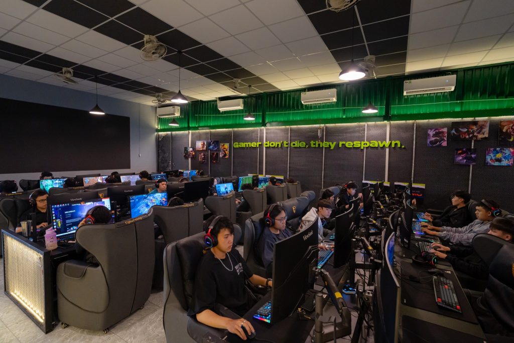 lắp đặt phòng game 50 máy