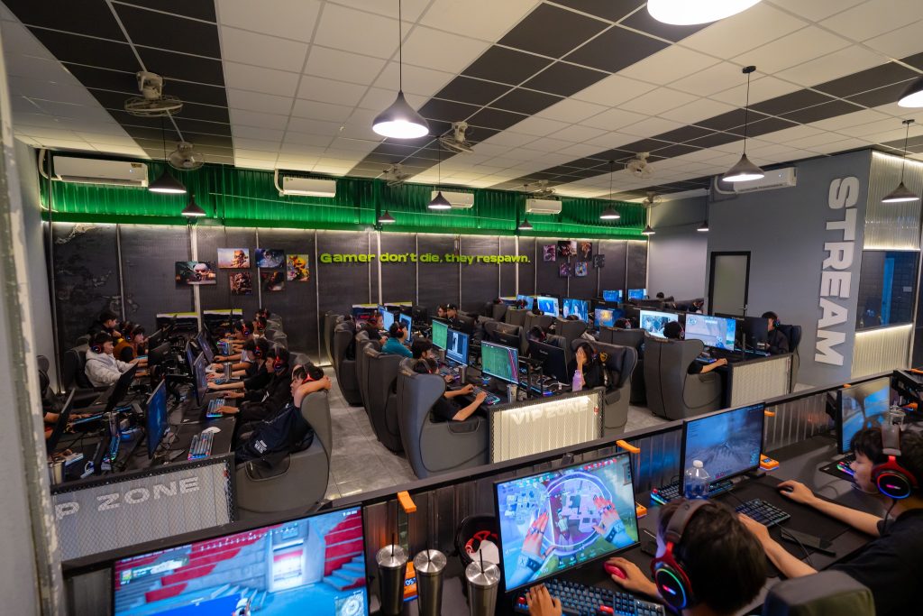 lắp đặt phòng game 50 máy