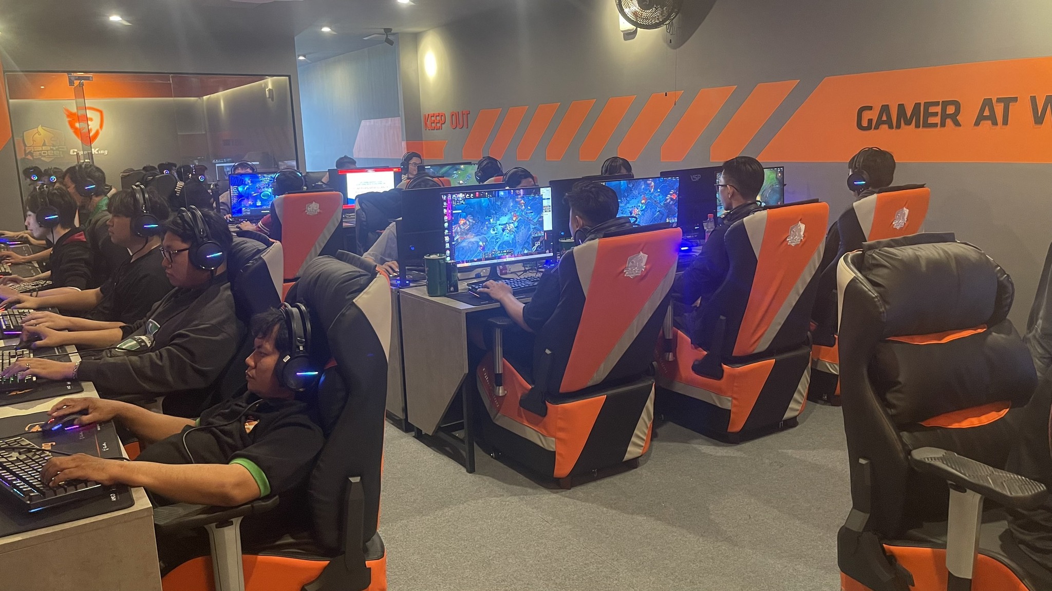 Cyber 1990's Gaming