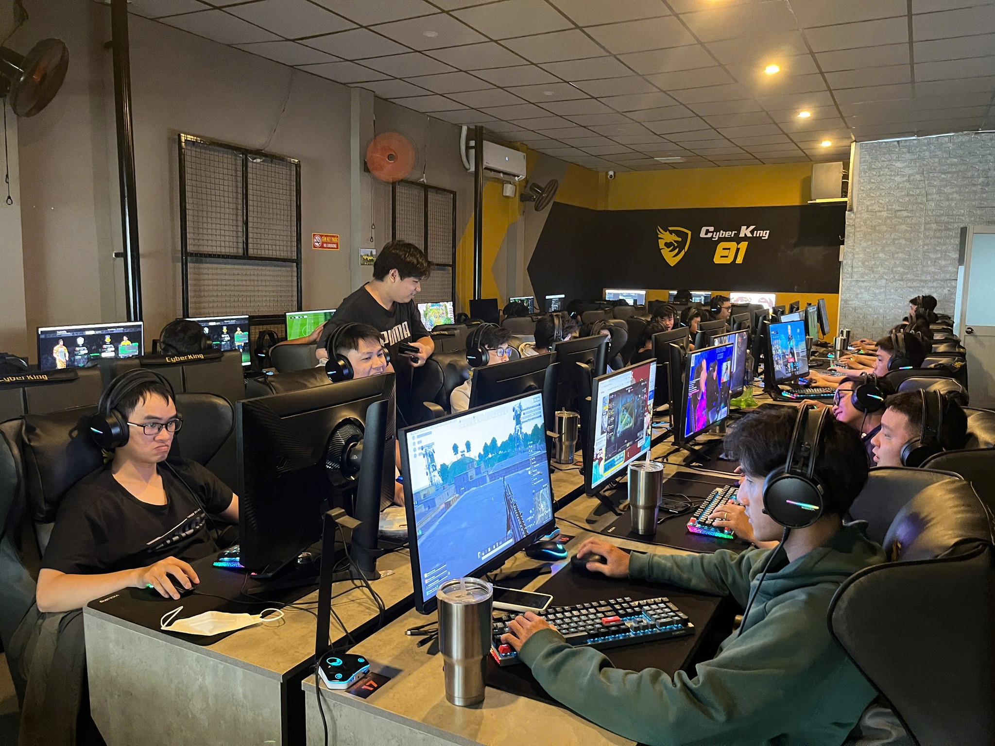 CyberKing 81 Bình Dương - Phòng Game Cấu Hình Khủng 2025