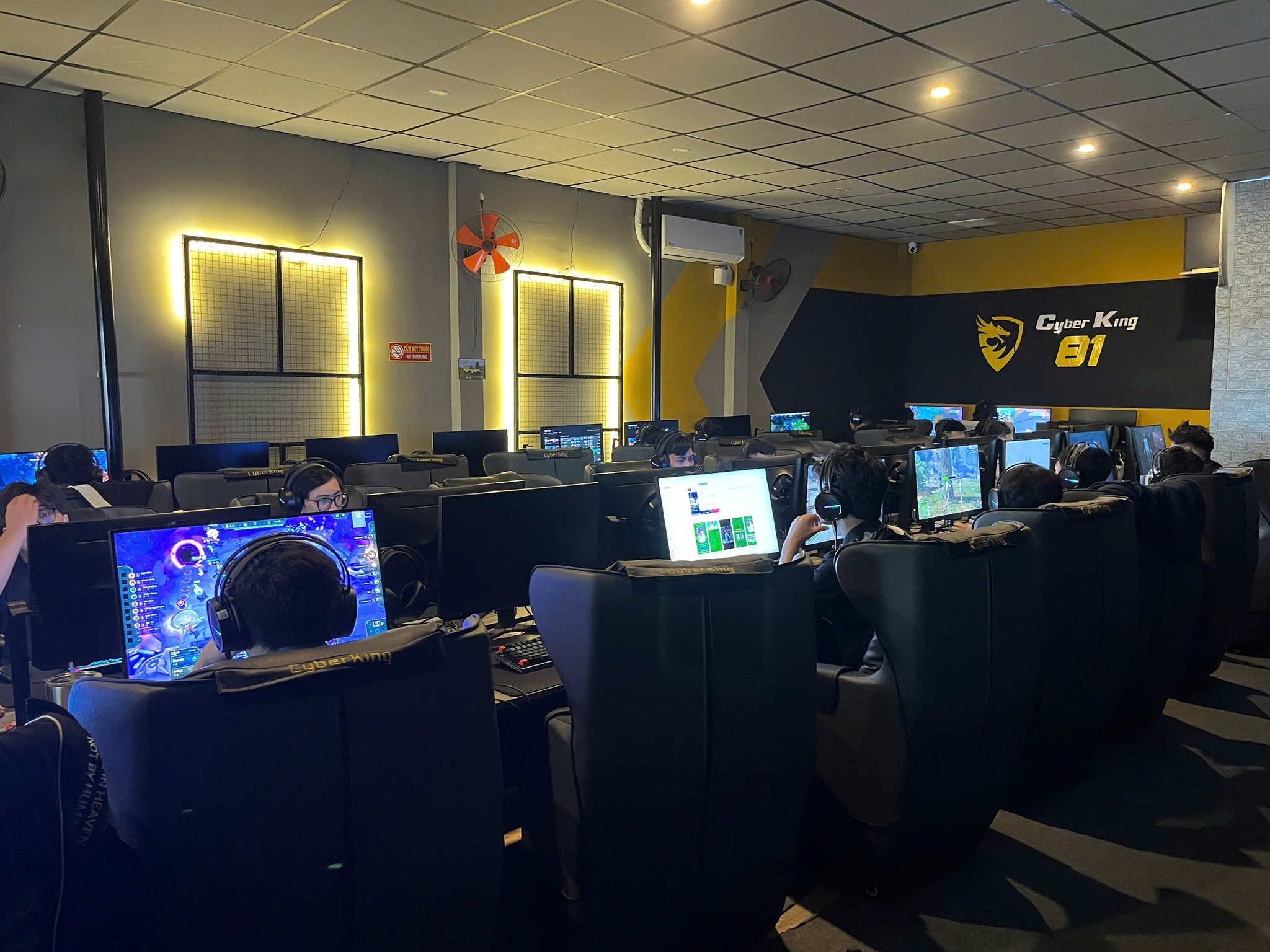 CyberKing 81 Bình Dương - Phòng Game Cấu Hình Khủng 2025