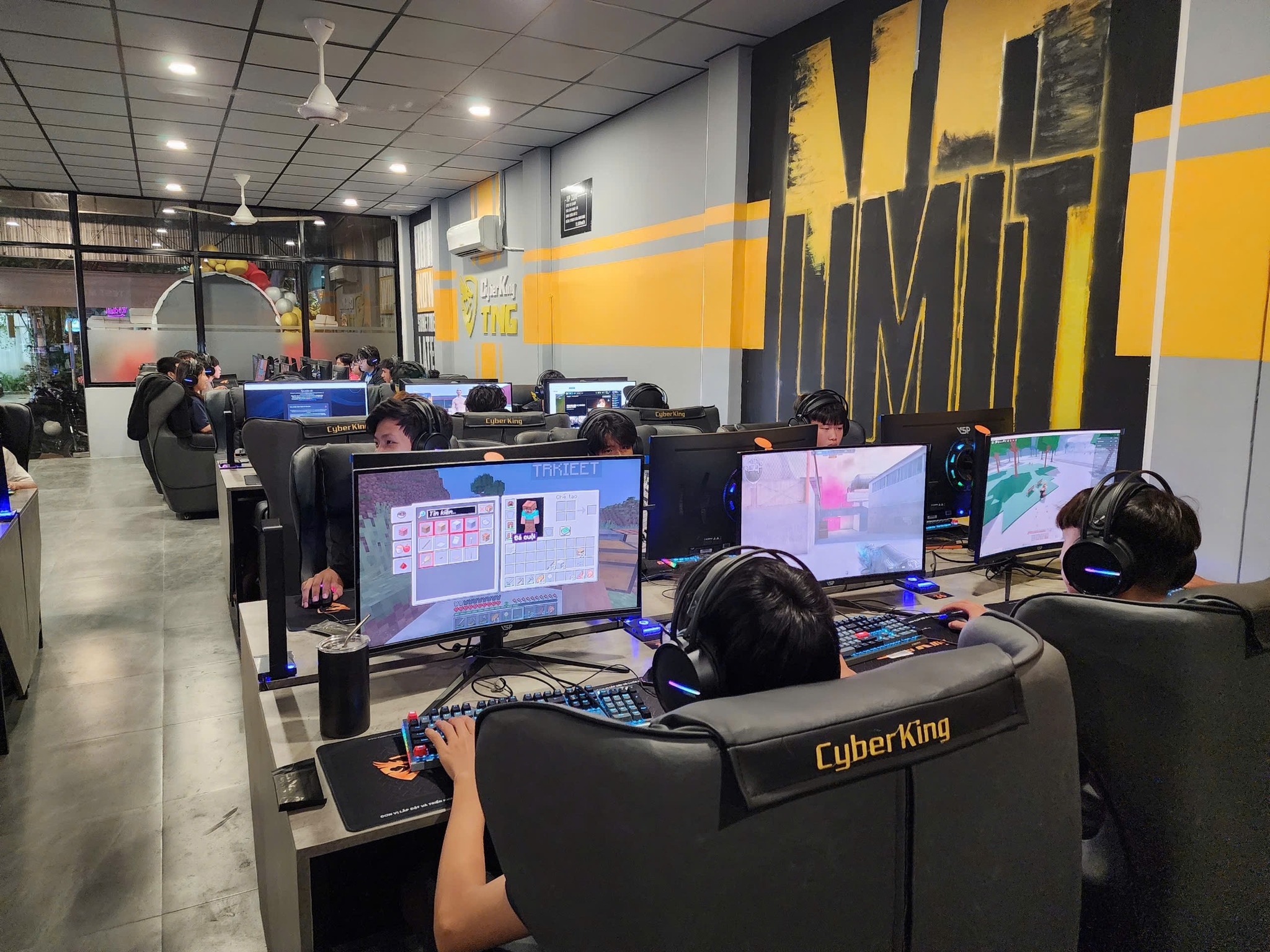 CyberKing TNG Cam Ranh: Phòng Net Sofa Gaming Cao Cấp