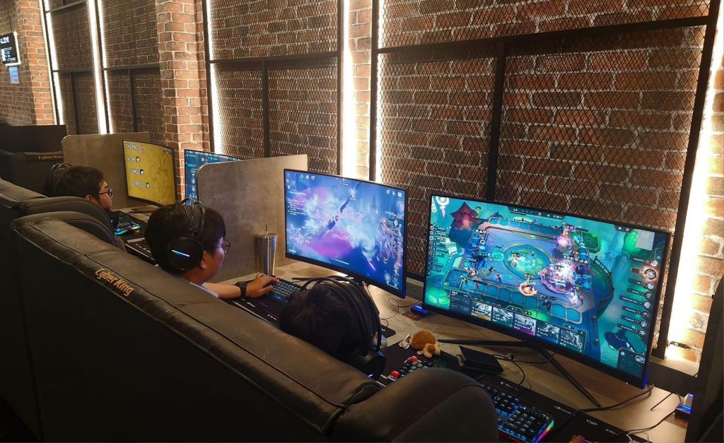 Kinh doanh phòng game
