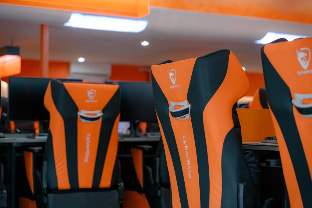 Ghế Sofa Gaming CyberKing – Nâng Cấp Trải Nghiệm Lẫn Không Gian Phòng Net