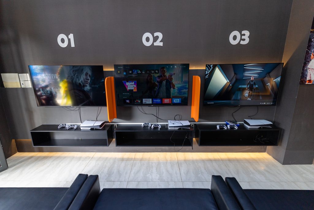 Lắp đặt phòng PS5 theo case study thực tế: PS5 Zone 3 máy nhỏ gọn nhưng tăng lợi nhuận rõ rệt
